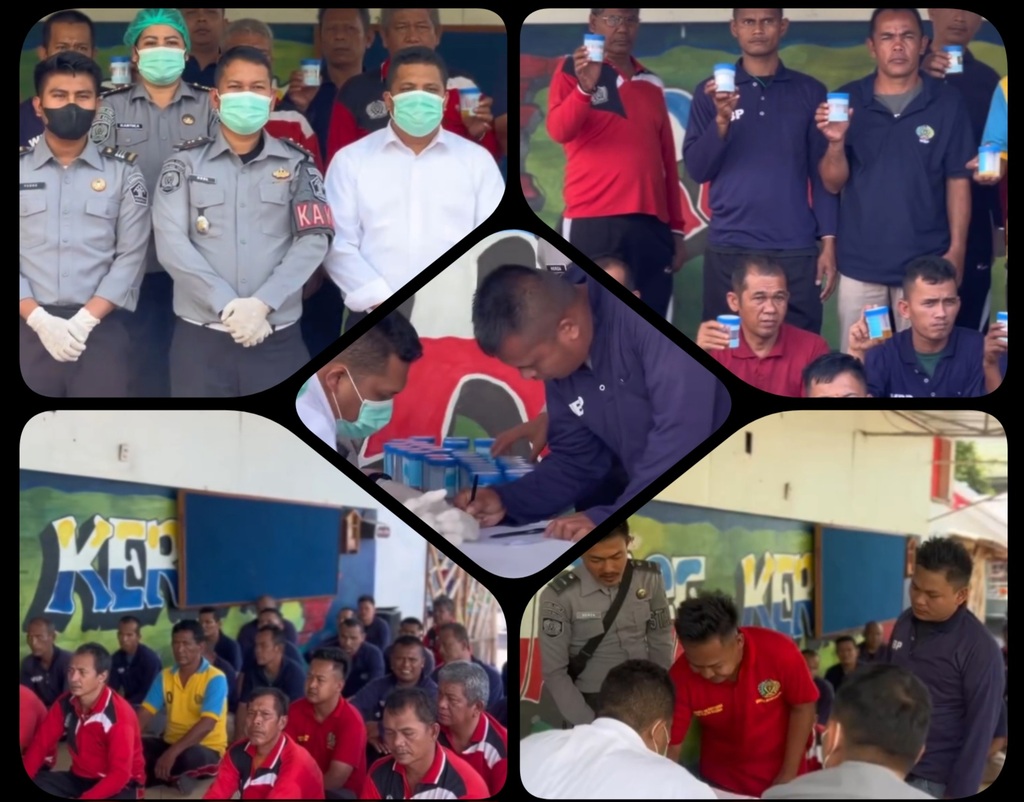 Kepala Pengamanan Rutan Kelas IIB Noel Tobing Bersama Kasubsi Pelayanan Tahanan,Team Medis Serta Staf Pengamanan Dan Regu Jaga, Adakan Tes Urine Kepada Wbp.(Doc/Rutan:Rutan Balige)